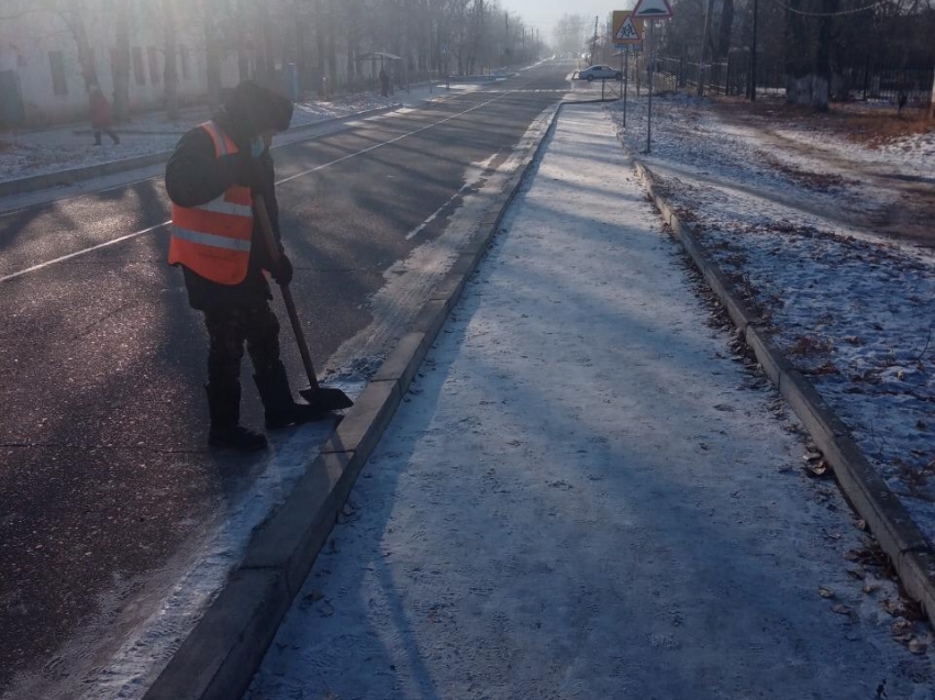​Тротуар и дорогу в Нерчинске сделали безопаснее после жалобы в соцсетях